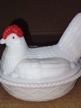 Antique Westmoreland Milk Glass “Hen on a Nest” Dish 🐓💕